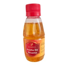 Una botella de aceite de sésamo